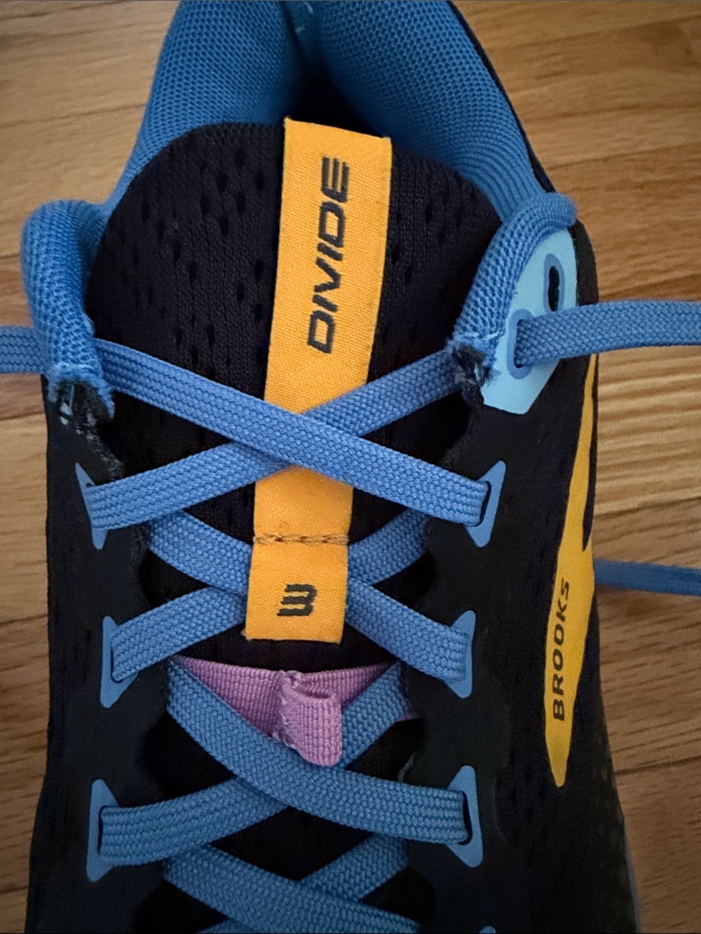 Brooks Divide 3 Black, Blue & Yellow Women's Athletic Running Shoes - Picture 7 of 7